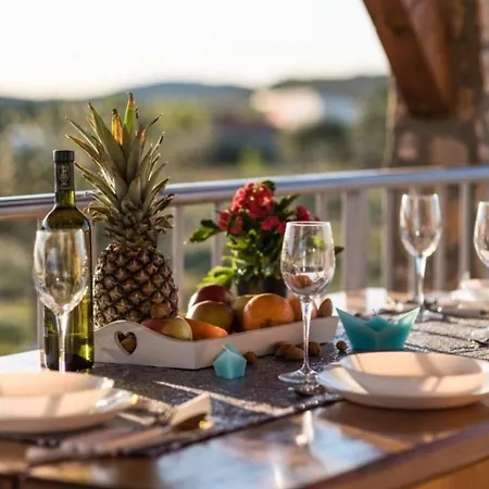 Ferienhaus Mit Privatpool Fur 4 Personen 1 Kind Ca 90 Qm In Sibenik, Dalmatien Norddalmatien Holiday home *