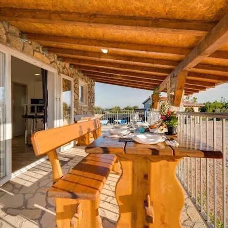 Ferienhaus Mit Privatpool Fur 4 Personen 1 Kind Ca 90 Qm In Sibenik, Dalmatien Norddalmatien Holiday home