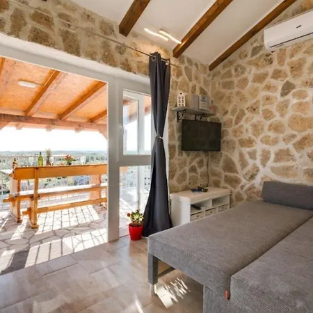 Ferienhaus Mit Privatpool Fur 4 Personen 1 Kind Ca 90 Qm In Sibenik, Dalmatien Norddalmatien Holiday home *