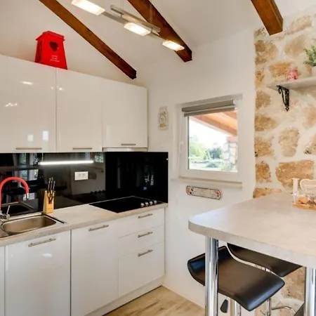Ferienhaus Mit Privatpool Fur 4 Personen 1 Kind Ca 90 Qm In Sibenik, Dalmatien Norddalmatien * Sibenik