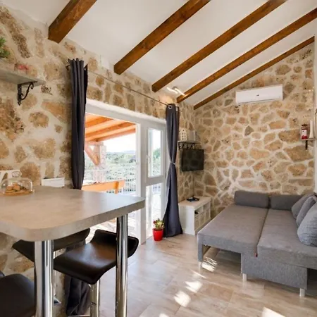 Ferienhaus Mit Privatpool Fur 4 Personen 1 Kind Ca 90 Qm In Sibenik, Dalmatien Norddalmatien Holiday home *